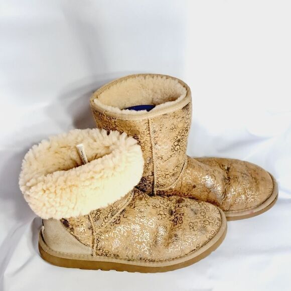 UGG   - Picture 7 of 15